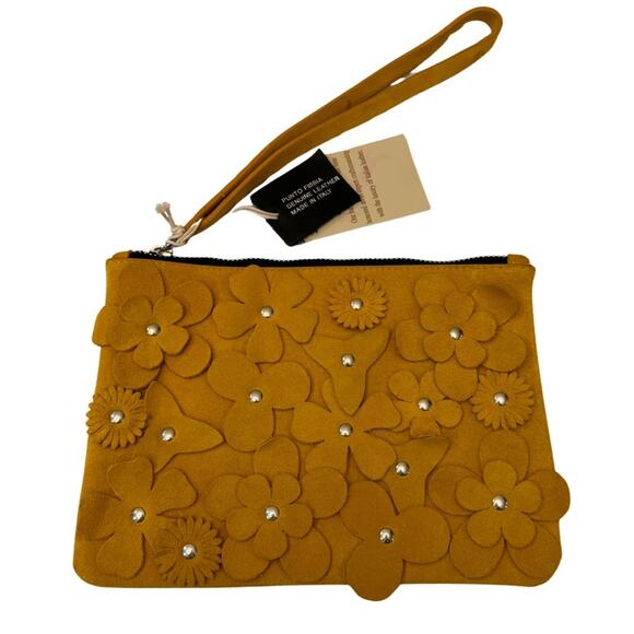 Punto Fibbia Genuine Leather Flower Wristlet - Picture 1 of 6